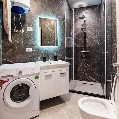 Appartement Loris 303 *